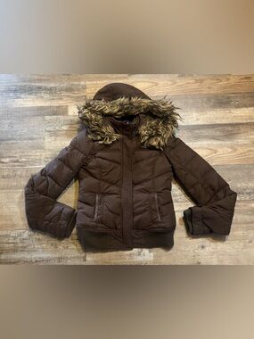 Hollister Brown Puffer Jacket with Faux Fur Trim size Medium M women’s vintage